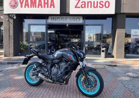 Yamaha MT-07 pochi km