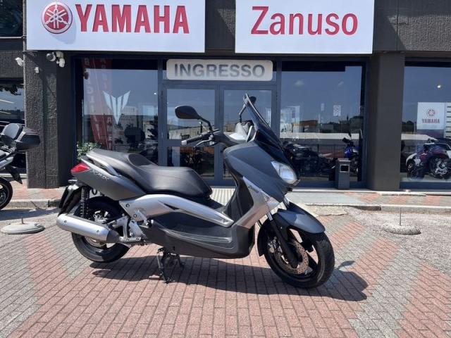 Yamaha X-Max 250
