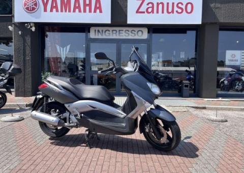 Yamaha X-Max 250