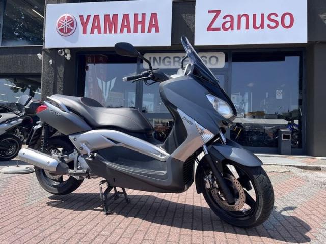 Yamaha X-Max 250