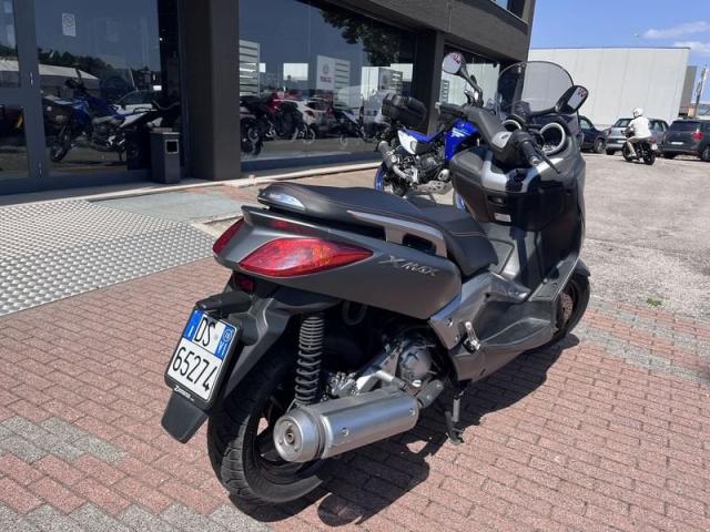 Yamaha X-Max 250
