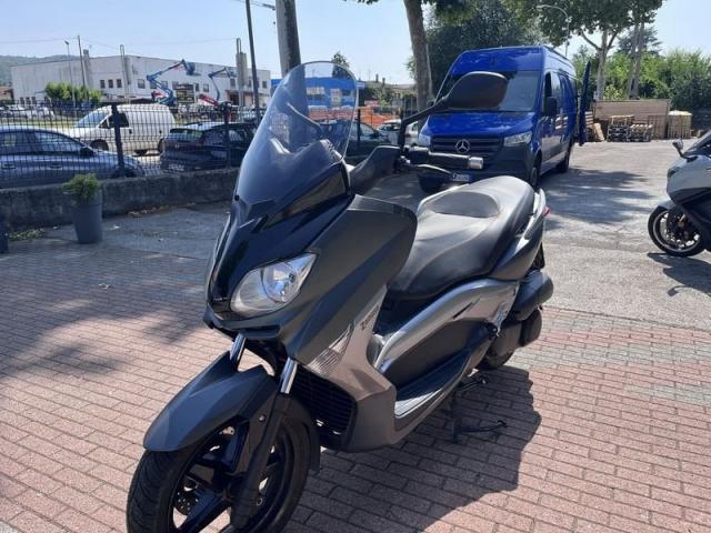 Yamaha X-Max 250