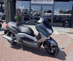 Yamaha X-Max 250 - 11