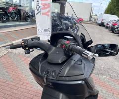 Suzuki Burgman 650 - 8