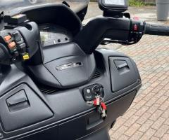 Suzuki Burgman 650 EXECUTIVE ABS Vetro elettrico - 14