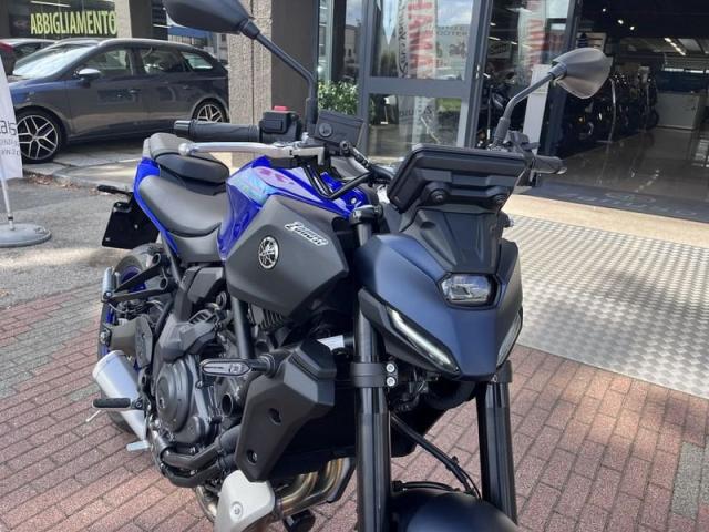 Yamaha MT-07 YMT 35kw Automatica km 0