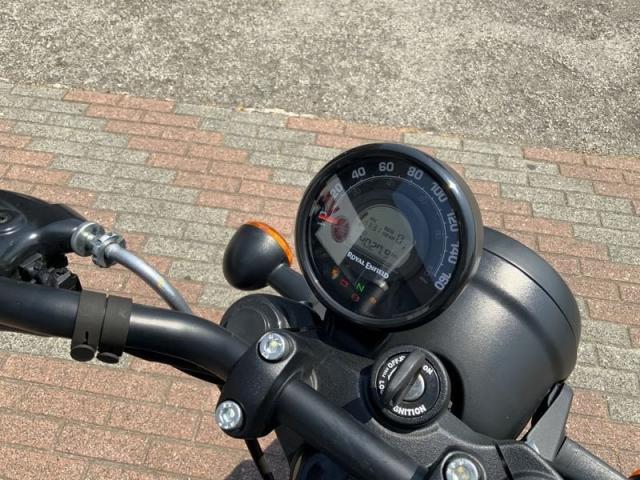 Royal Enfield HNTR 350 Pochi chilometri