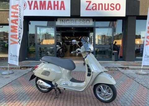 Piaggio Vespa 300 GTS