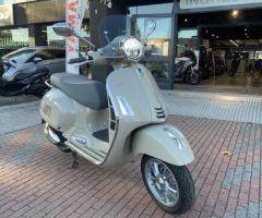 Piaggio Vespa 300 GTS - 2