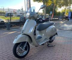 Piaggio Vespa 300 GTS - 3