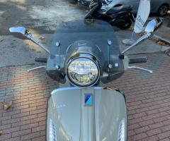 Piaggio Vespa 300 GTS - 4