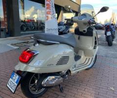 Piaggio Vespa 300 GTS - 6