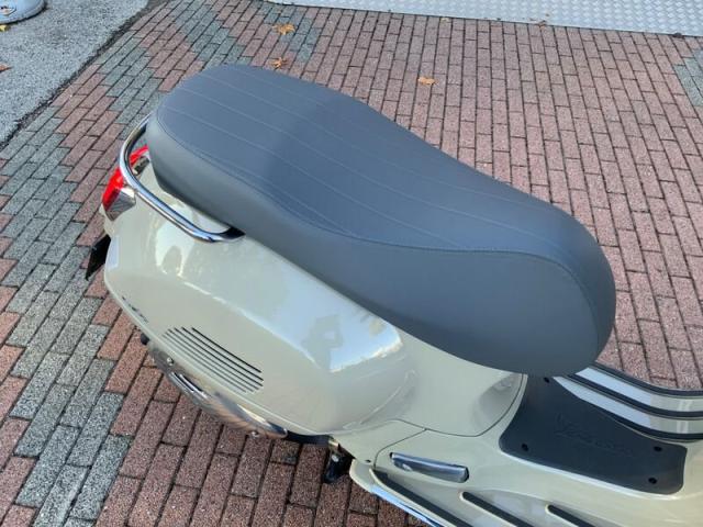 Piaggio Vespa 300 GTS