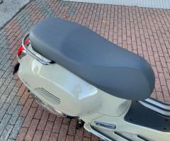 Piaggio Vespa 300 GTS - 8
