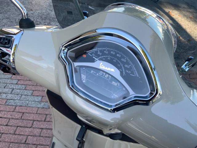 Piaggio Vespa 300 GTS