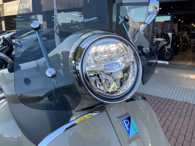 Piaggio Vespa 300 GTS