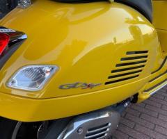 Piaggio Vespa 300 GTS - 9