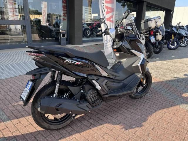 Cyclone RT1 scooter 125 guidabile anche patente B
