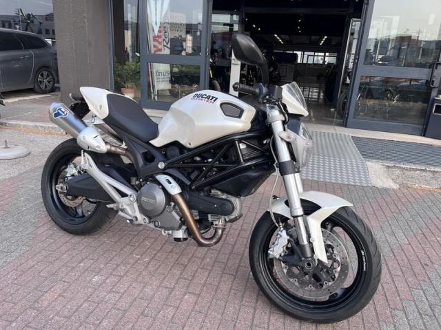 Ducati Monster 696+