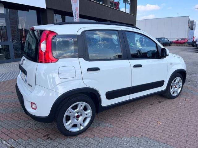 FIAT Panda 1.0 firefly hybrid POCHI KM