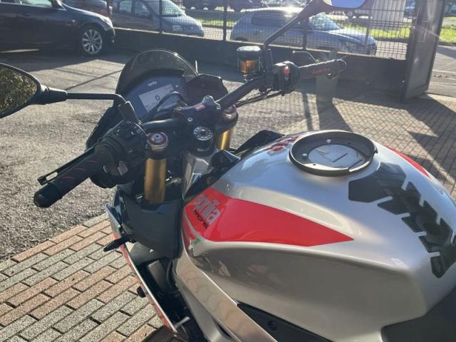 Aprilia Tuono V4 1100