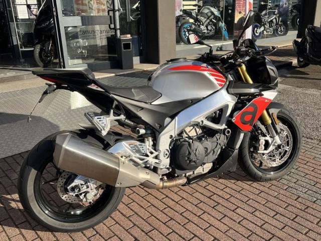 Aprilia Tuono V4 1100