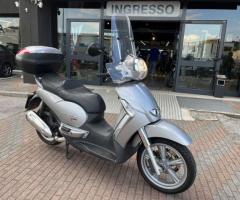 Aprilia Scarabeo 250 IE - 2