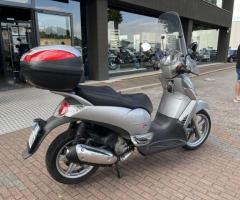 Aprilia Scarabeo 250 IE - 8