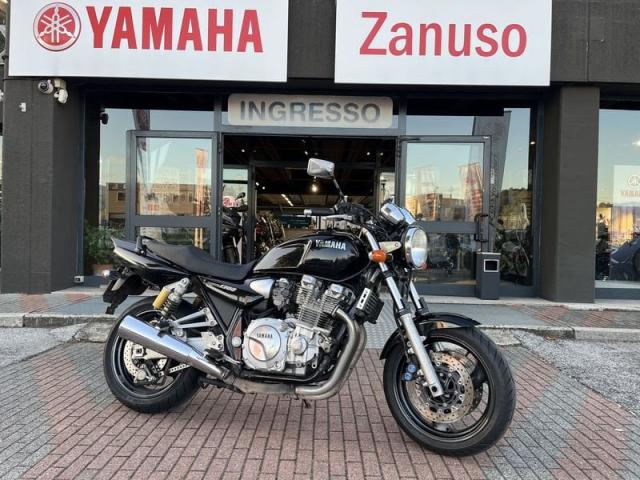 Yamaha XJR 1300