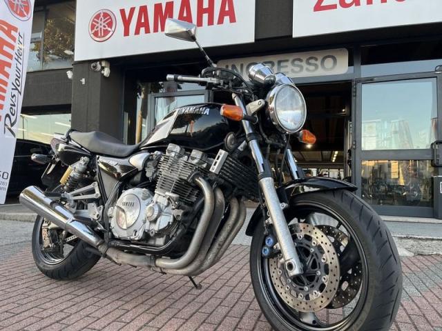Yamaha XJR 1300