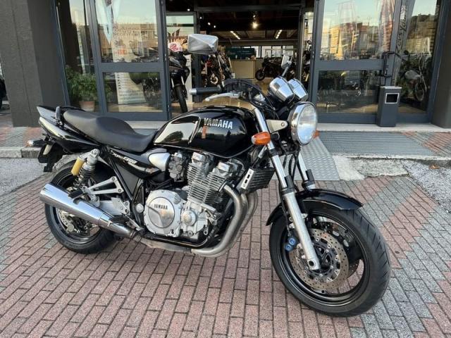 Yamaha XJR 1300