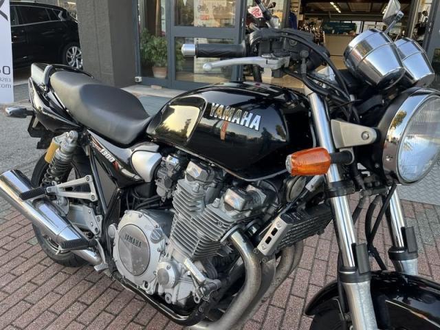 Yamaha XJR 1300