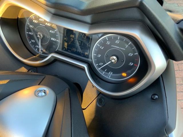 Yamaha X-Max 400